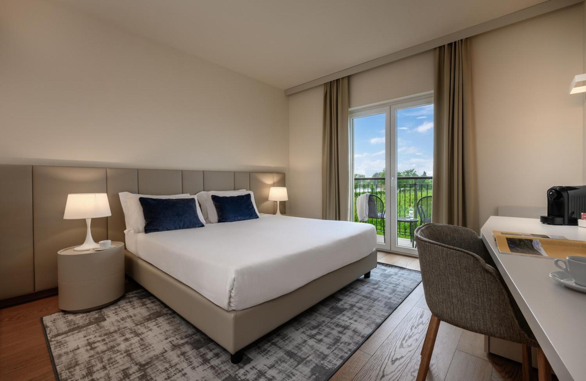 Leonardo Hotel Lago Di Garda - Wellness And Spa 라찌제 외부 사진