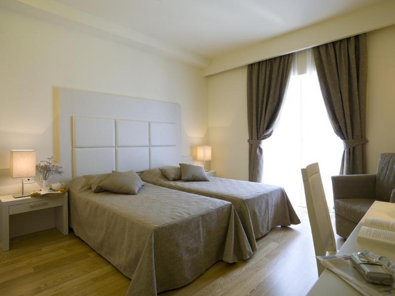 Leonardo Hotel Lago Di Garda - Wellness And Spa 라찌제 외부 사진